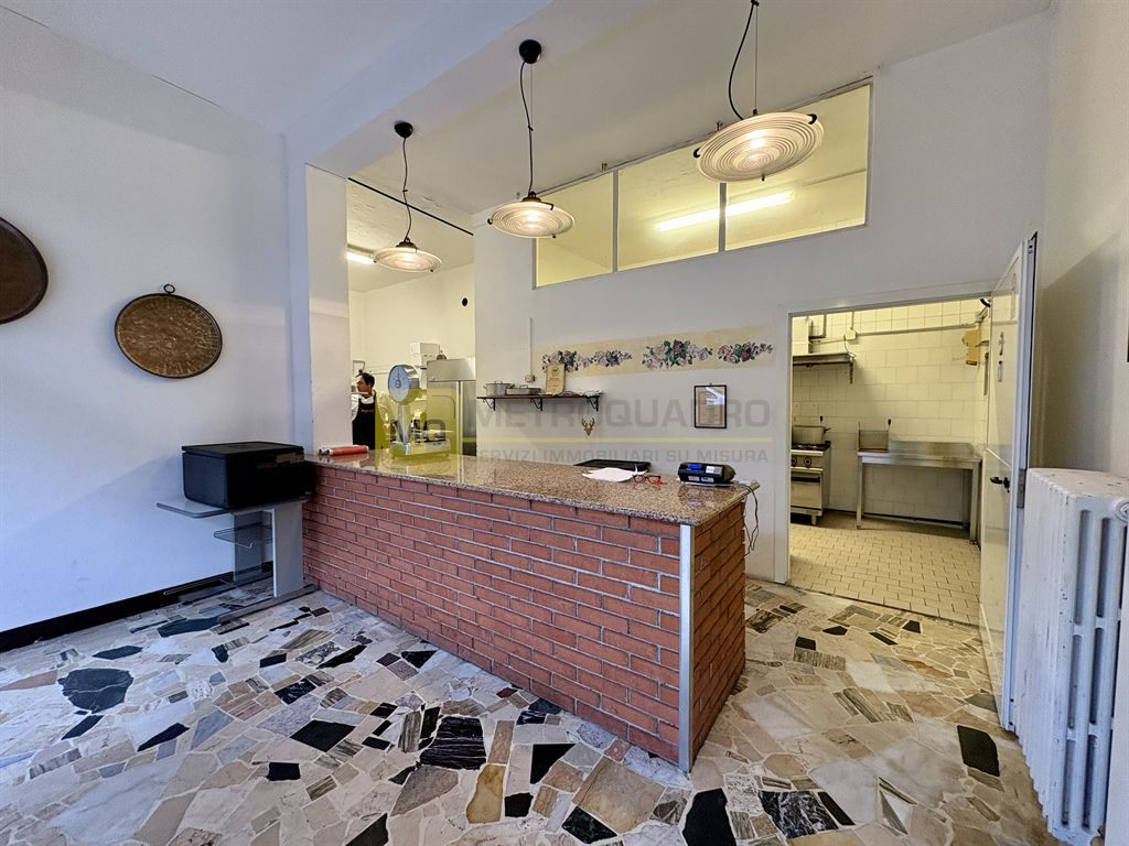 Vendesi Attività di Gastronomia a Ballabio all'ingrosso e al minuto